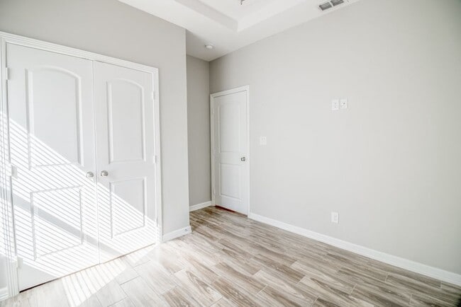 Photo - 905 W Sunset Valley St