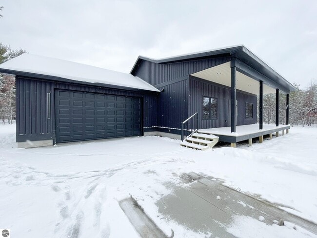 Photo - 9000 Kalkaska St