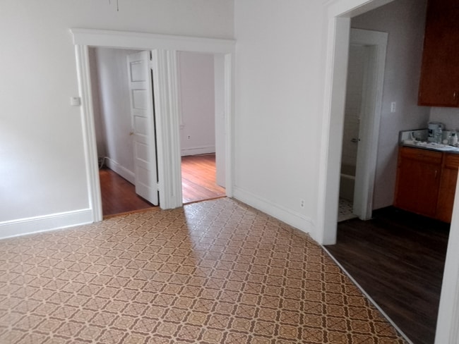 Photo - 26 Caroline Ave Unidad 2nd Floor