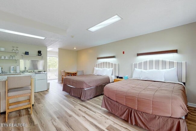 Building Photo - 661 Harrison Ferry Rd Unit 6