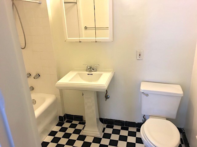 Photo - 210 S Doheny Dr