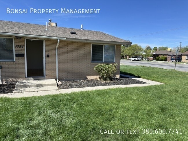 Building Photo - 1336 S Cheyenne St