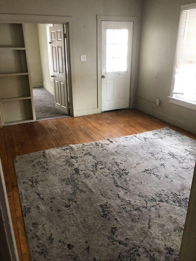 Building Photo - 4139 N Bryant Ave