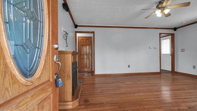 Charming 3-Bedroom Home with Modern Finish... - Charming 3-Bedroom Home with Modern Finish...
