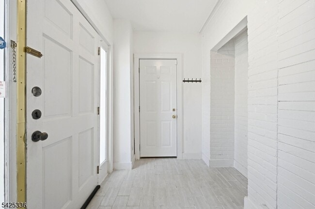 Photo - 1 Conklin Ave