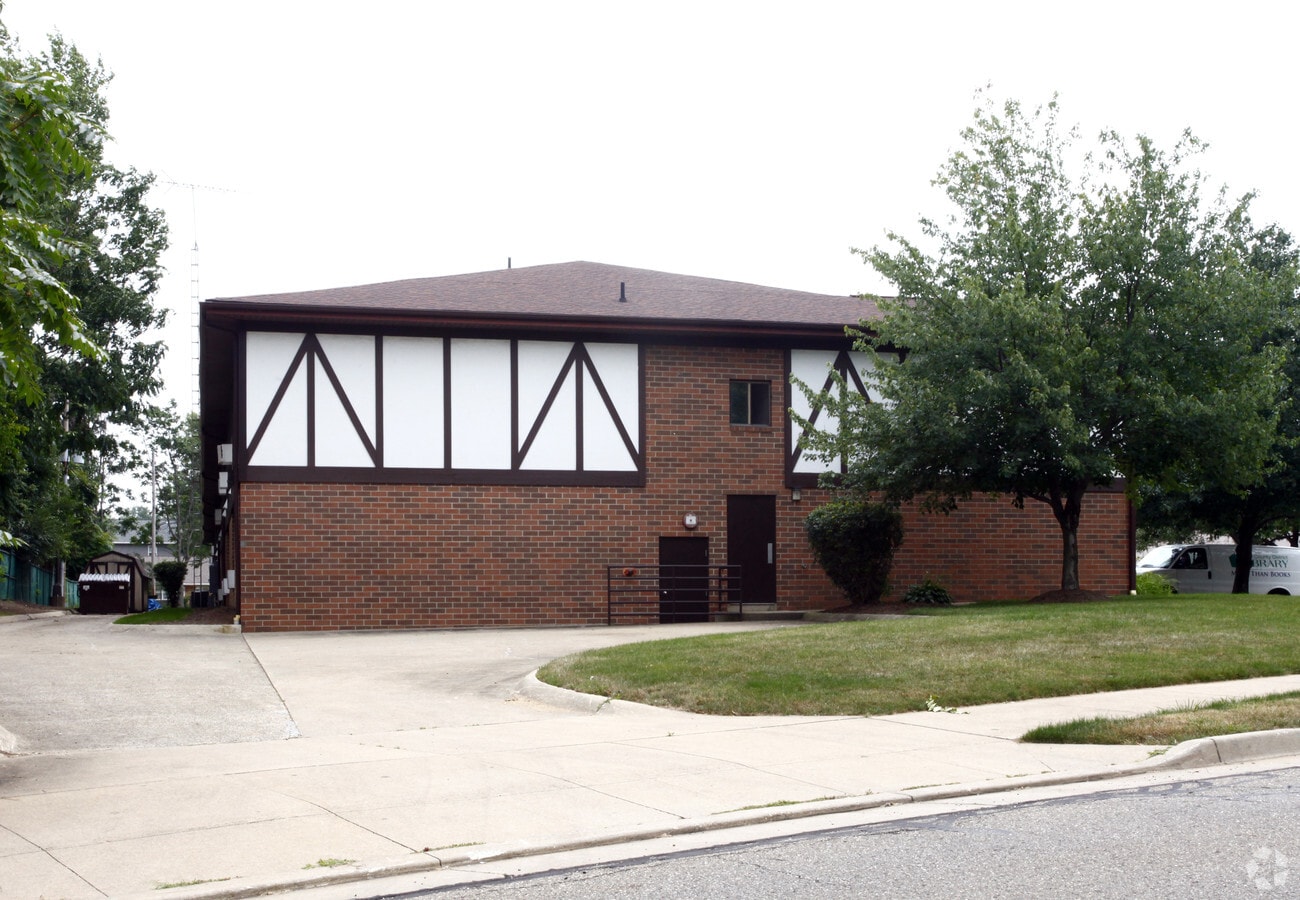 Photo - Plaza Apartments