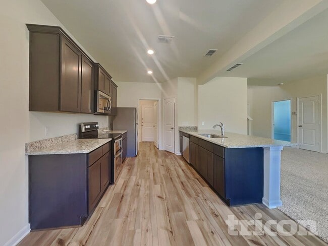 Photo - 1933 Belmont Dr