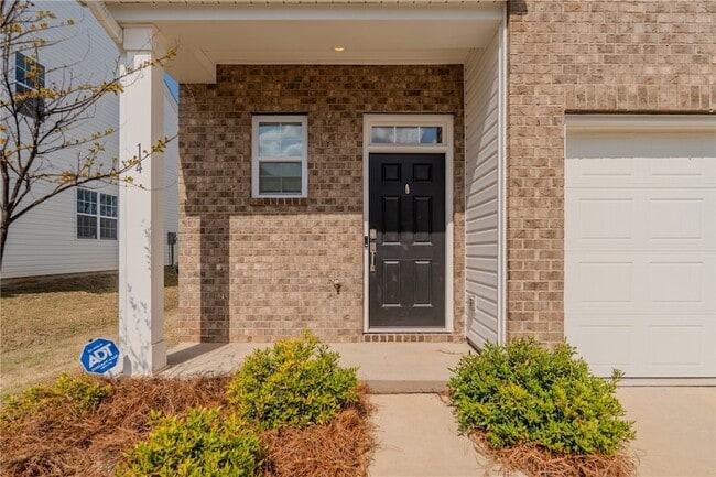 Photo - 14 Loebner Ln