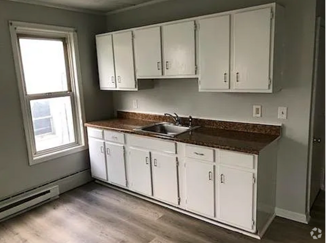 Building Photo - 333 W Shawnee Ave Rental