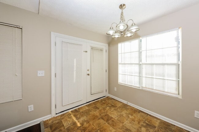 Photo - 3510 Baroney Ln SW