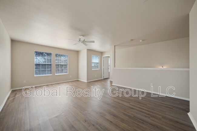 Photo - 144 Crest Bluff