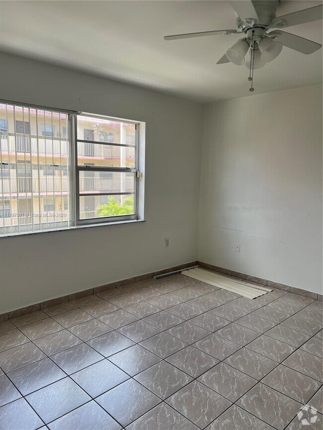 Building Photo - 295 NW 72nd Ave Unit 306 Rental