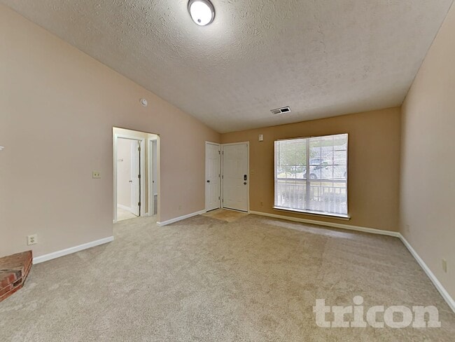 Photo - 5929 Creekside Dr