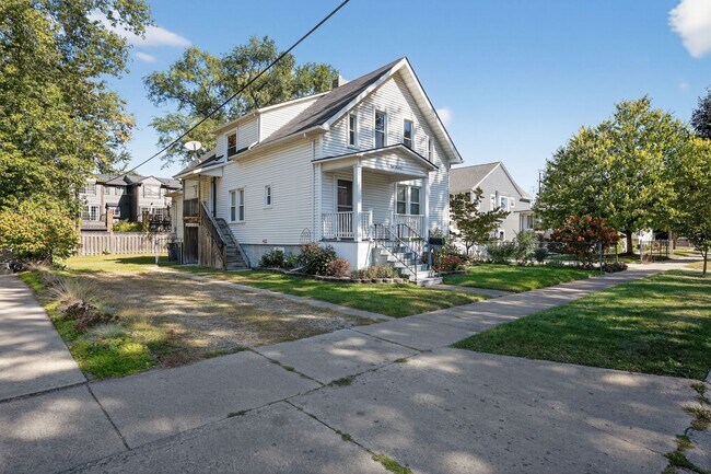 Photo - 814 Louis Ave