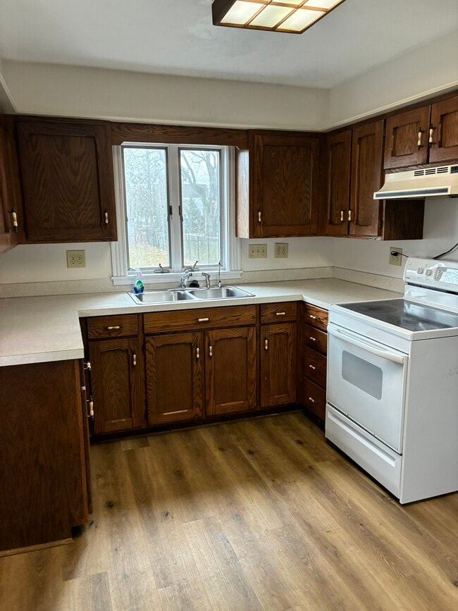 Photo - 639 Cherry St