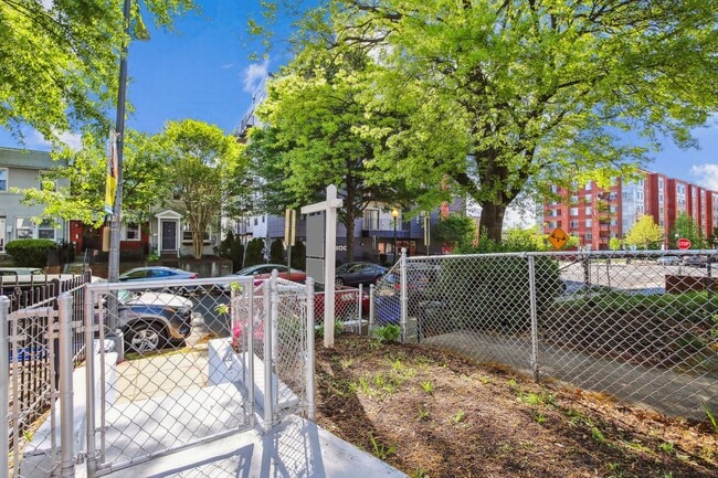 Photo - 1110 3rd St NE