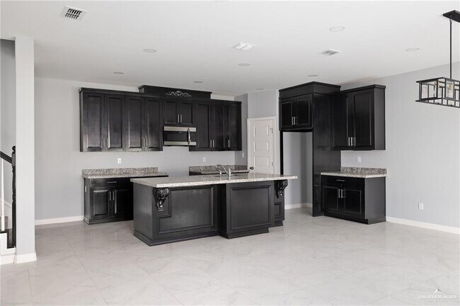 Photo - 11 N Crown Ln