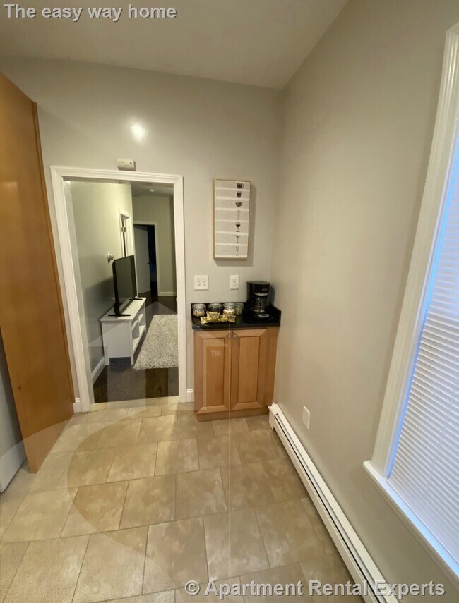 23 Everett Ave Unit 1