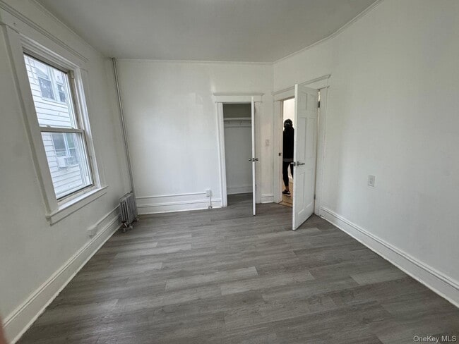 Photo - 27-24 Gillmore St