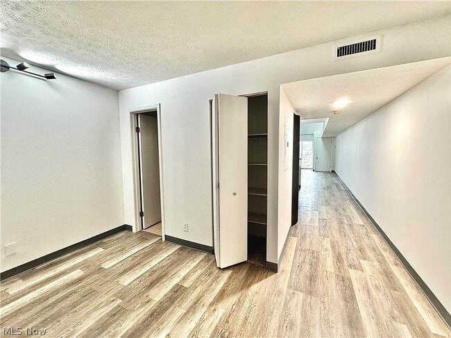 Photo - 1900 Grove Ct Unidad 307