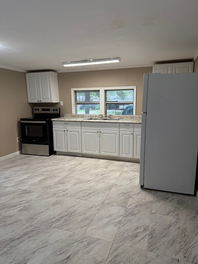 Photo - 10 Lakeview Dr