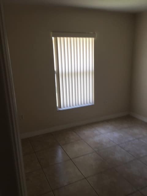 Photo - 858 Grantham Dr