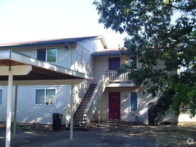Building Photo - East Springfield Four-plex Rental