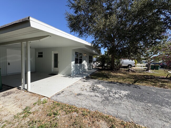 Photo - 1093 Hollygate Ln