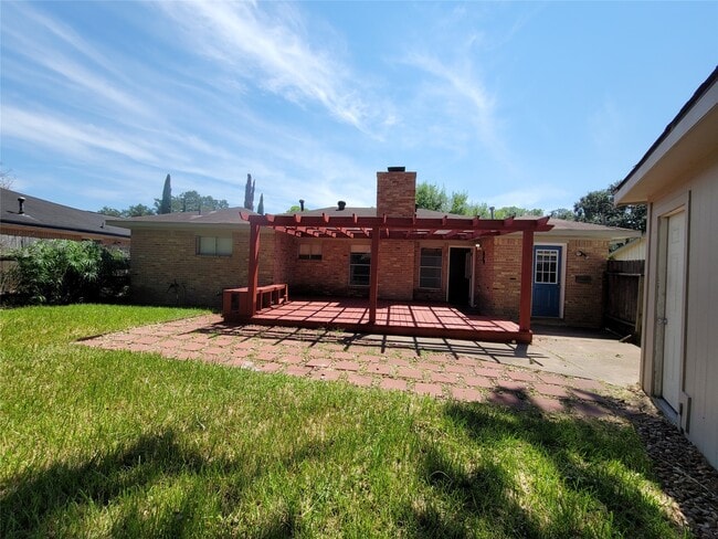 Building Photo - 9322 Fairdale Ln Rental