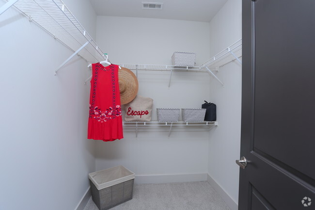 Photo - 10 Perimeter Park