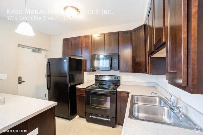 Building Photo - 1744 E 69th St Unit 1744-405 Rental