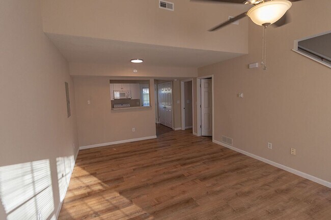 Photo - 1405-1407 Bodie Dr. Unit 1405