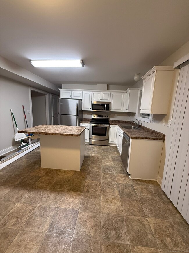 Photo - 783 Naugatuck Ave