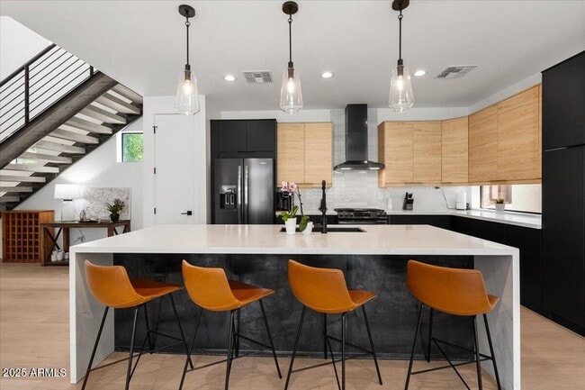 Photo - 220 W Monterosa St