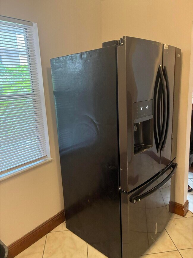 Photo - 2821 Somerset Dr Unit 203