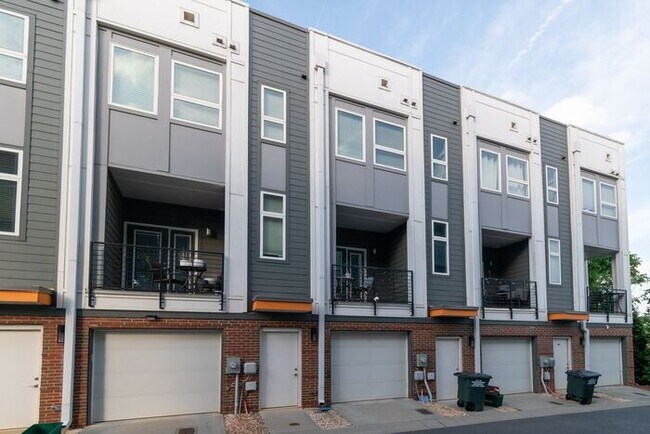 Photo - Beautiful Modern Townhome in South End Available 5/1!