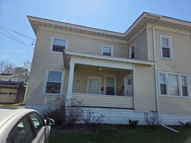 Building Photo - 109 Erie St Unit 109 Erie St Apt 1