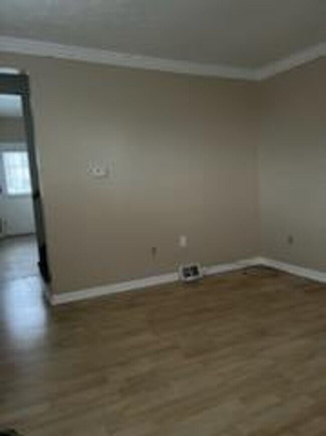 5-6 Schaeffer Way Unit 5