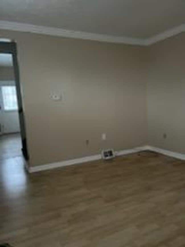 Photo - 5-6 Schaeffer Way Unit 5