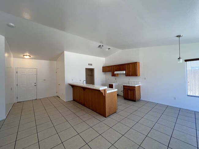 Photo - 1408 Interlaken Dr