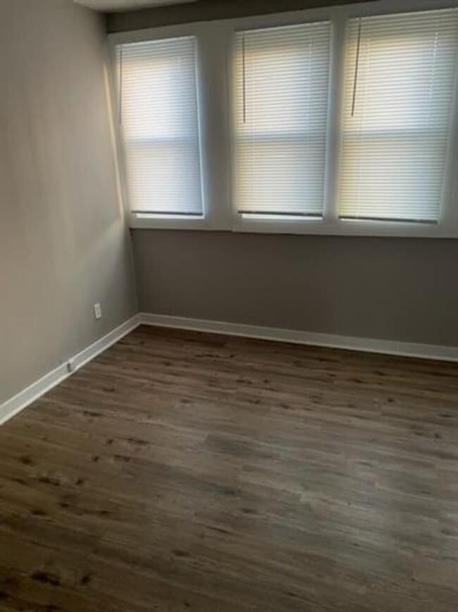 Photo - 605 N Prairie St