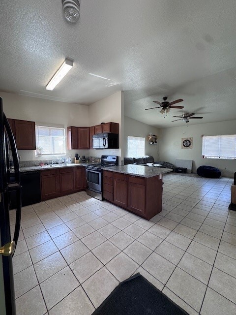 1822 E 10th St Unit 2 - 5 bed 4 bath