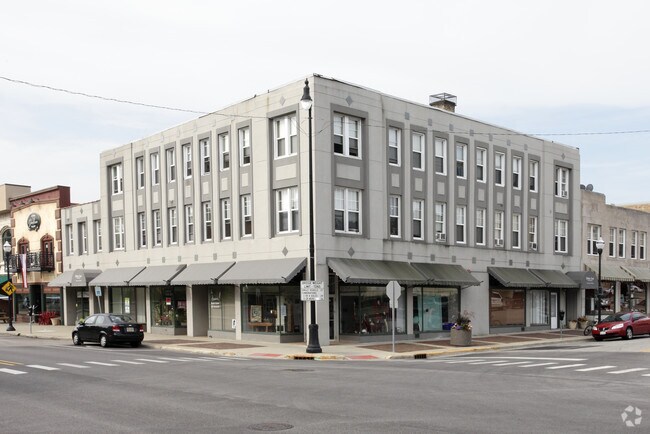 Primary Photo - 100-108 S Genesee St Apartments