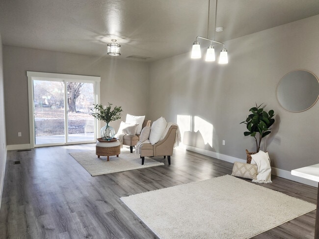 Photo - 406 S 11th St