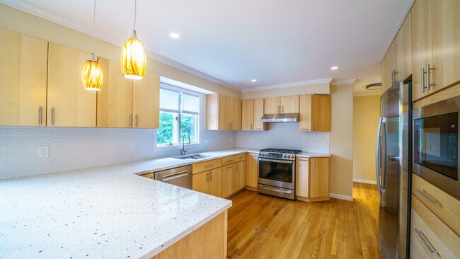 Photo - 298 Adams St Apartments Unit 2