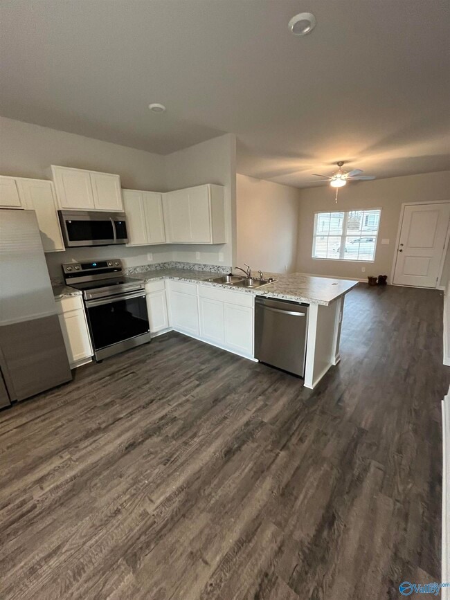 Photo - 154 Olde Hearth Rd