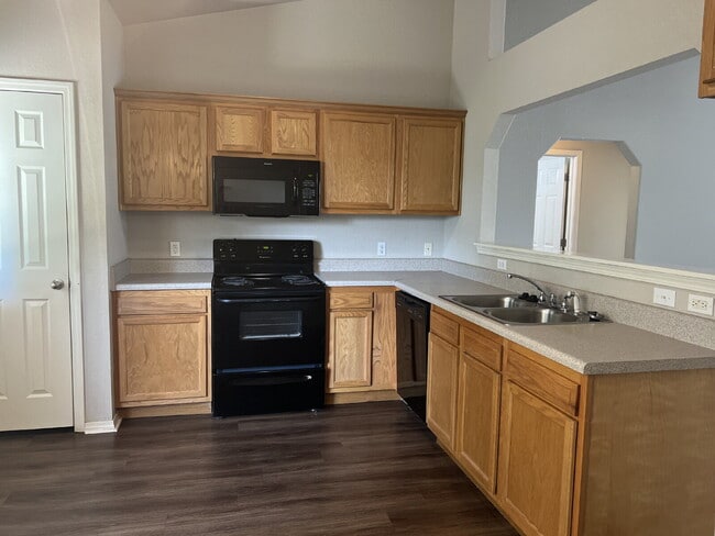 Photo - "Charming 3-Bedroom Home with 2 Full Baths in Fort Smith – Perfect Blend of Space and Comfort!"