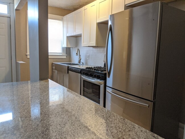 Photo - 390 E Tompkins St