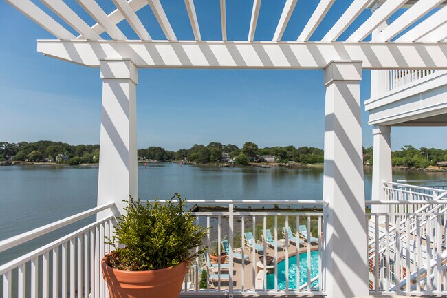 Photo - River House Apartments