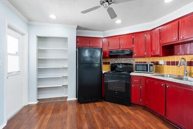 Photo - 2 Greenway Vlg N Unit 210